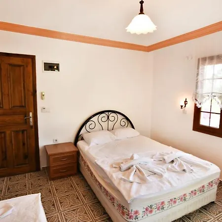 Melinda & Restaurant Mesudiye (Datca)