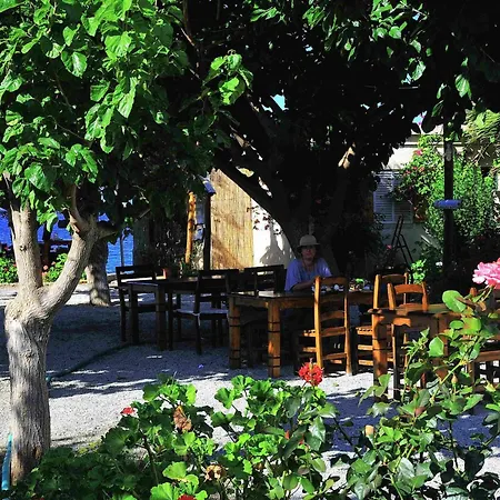 Melinda & Restaurant Πανσιόν