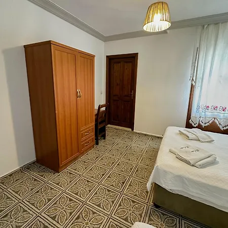 Melinda & Restaurant Πανσιόν 3*